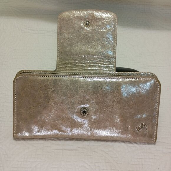 Velez Gold Leather Wallet With Snap Closure & Zippered Compartment Womens - Picture 5 of 8